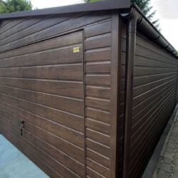 Garaż dwuspadowy 5 x 11 jednostanowiskowy drewnopodobny orzech - obrazek 2