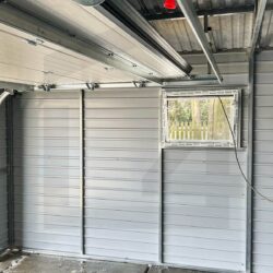 Garaż blaszany z bramą segmentową dwuspadowy 6m x 6m Grafit - obrazek 7