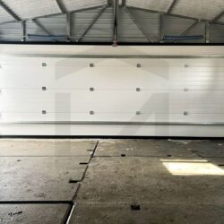 Garaż blaszany z bramą segmentową dwuspadowy 6m x 6m Grafit - obrazek 8